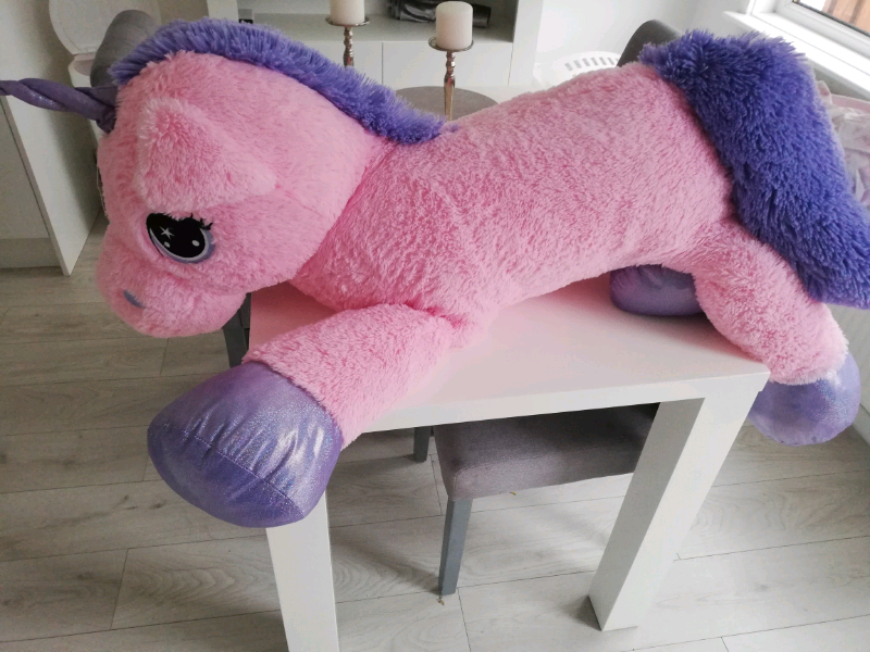 hamleys giant pink unicorn soft toy